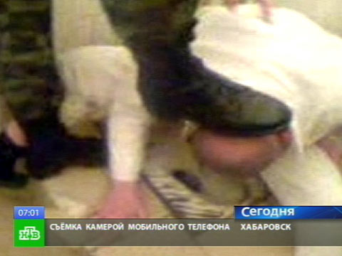 Московские школьники окунули семиклассника головой в унитаз и сняли это на видео
