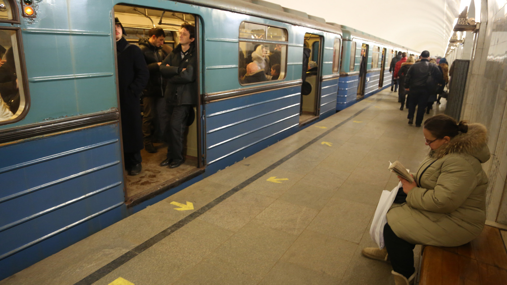 Пассажирам московского метро показали порно - | afisha-piknik.ru
