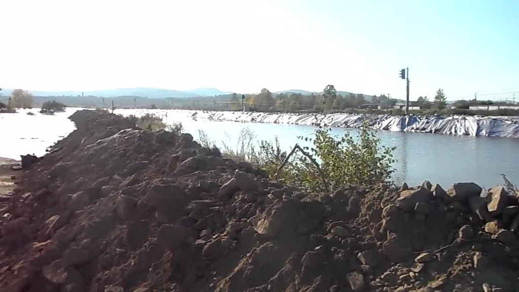Горячая вода комсомольск на амуре. Комсомольск-на-Амуре 2013 год наводнение. Мылкинская дамба 2013. Уровень реки Урюк. Ранели в уровне Комсомольск на Амуре.