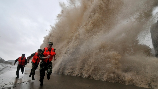 В результате удара тайфуна «Фитоу» пострадали 4, 5 млн китайцев.Китай, стихийные бедствия, тайфуны.НТВ.Ru: новости, видео, программы телеканала НТВ