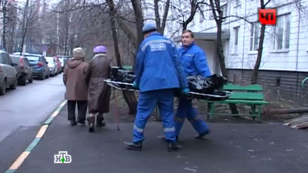 Помогла сыну. Совратила брата. Застала брата. Мачеха с пасынком на кухне. Племянник не удержался.