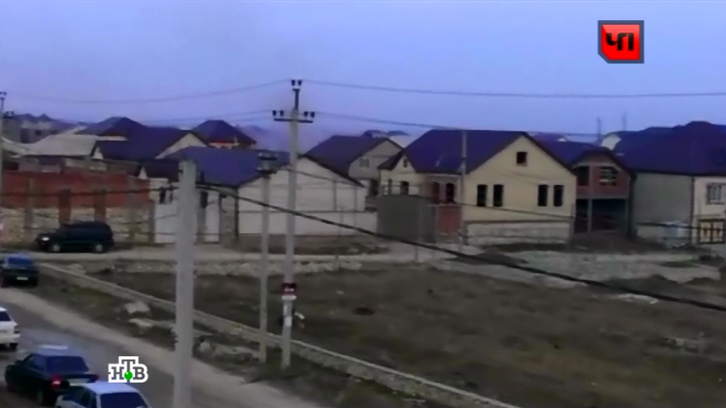 под махачкалой. оползни в дагестане. под махачкалой. дагестан бархан лестница. махачкала 2022.