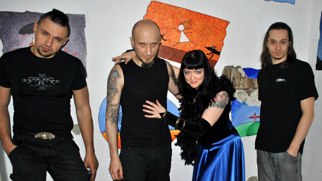 Группа шмели фото. Скинхеды в москве 2000. Группа шмели бритоголовые москвички. Бритоголовые москвички песня слушать. Хэнк tnf.