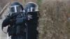 Французская полиция до рассвета приостановила операцию по розыску террористов в лесу 