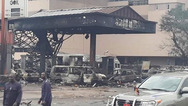 Мощный взрыв разнес АЗС и убил больше 100 человек в центре столицы Ганы.АЗС, Африка, взрывы, пожары.НТВ.Ru: новости, видео, программы телеканала НТВ