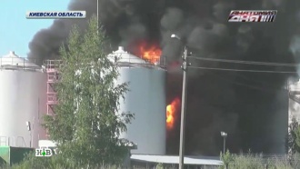Первые взрывы на киевской нефтебазе попали в прямой эфир украинских каналов