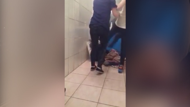 Студентку в Ульяновске избили из-за венерического заболевания - соцсети