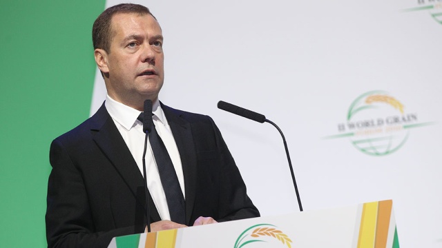 Медведев пообещал аграриям поддержку независимо от санкций.Медведев, правительство РФ, санкции, сельское хозяйство, экономика и бизнес.НТВ.Ru: новости, видео, программы телеканала НТВ