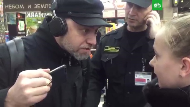 Активист «Голоса» атаковал журналистов НТВ в аэропорту Шереметьево.НТВ, аэропорт Шереметьево, выборы, нападения, эксклюзив.НТВ.Ru: новости, видео, программы телеканала НТВ