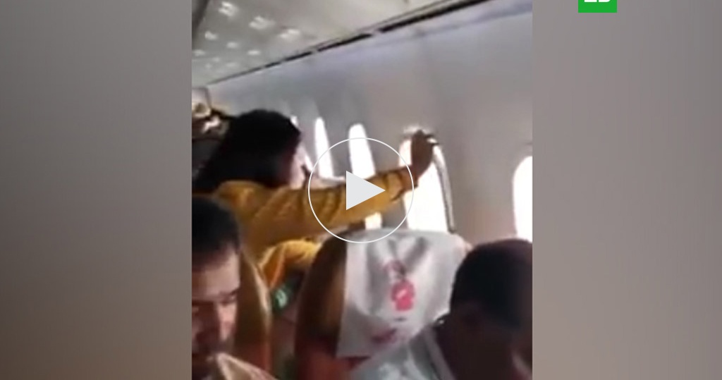 камчатский рейс турбулентность. камчатский рейс турбулентность. зона турбулентности. зона турбулентности. турбулентность на борту самолета.