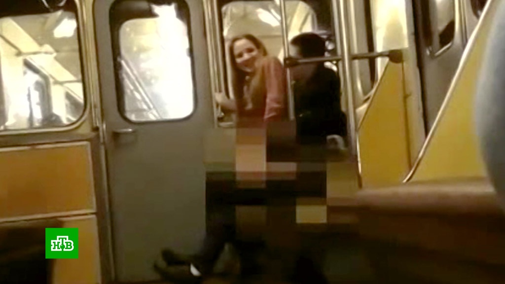 Секс на улицесекс в метро: 2920 видео в HD