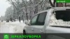 В Петербурге коммунальщики сломали зеркала припаркованным авто: видео