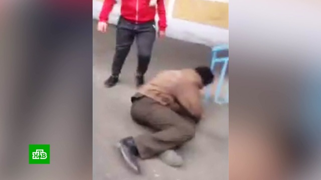 Опубликовано видео с избиением выксунца в отделе полиции