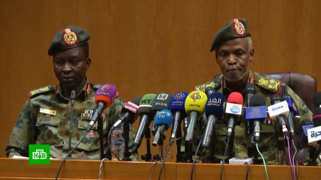 Суданский спецназ выдвинул свою программу политических реформ в стране.Африка, Судан, армии мира, перевороты.НТВ.Ru: новости, видео, программы телеканала НТВ