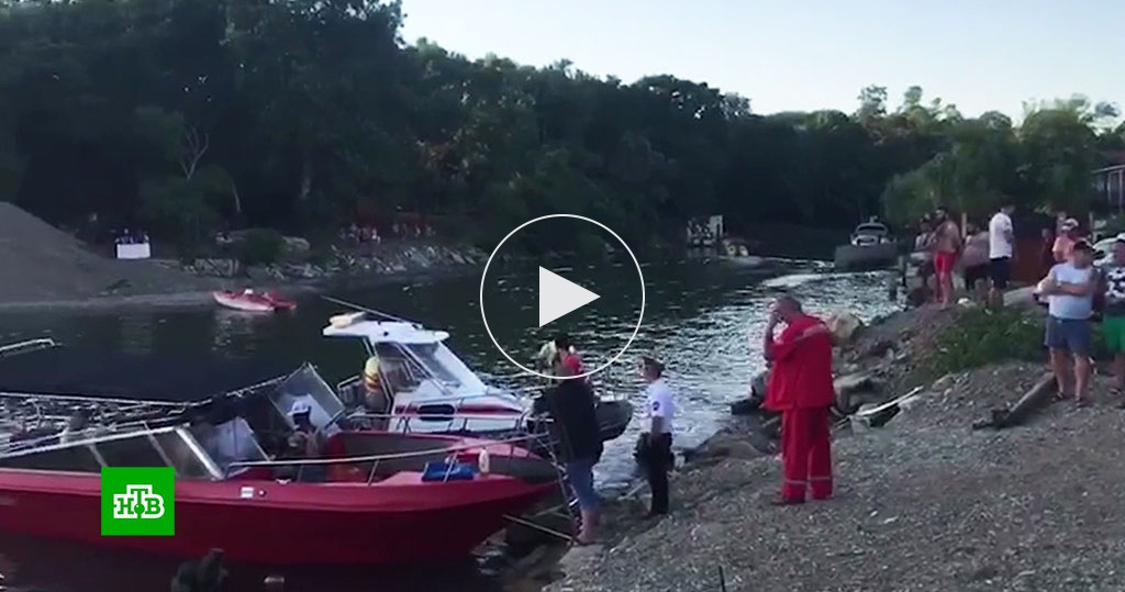 Корабль утонул в черном море сегодня. Фото спасения девушки на море. Гибнущее море 4 буквы. Крушение сухогруза в черном море. Корабль утонул в черном море сегодня.