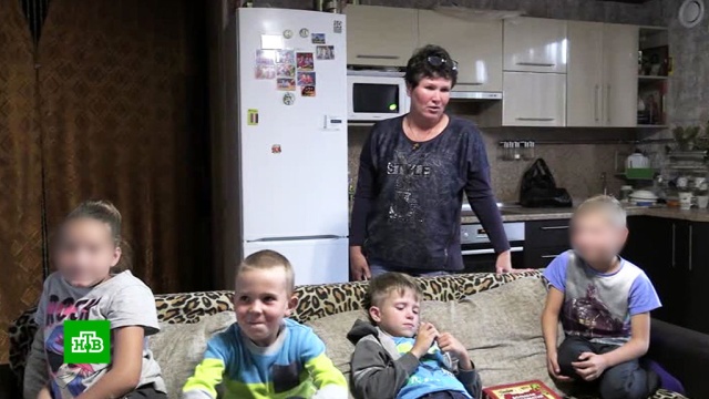 Приемную мать двоих детей вынуждают оплачивать долг, оставленный их биологической матерью.Свердловская область, дети и подростки, ЖКХ.НТВ.Ru: новости, видео, программы телеканала НТВ