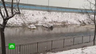 Снежный циклон в Приморье: самолеты не летают, машины встают в ледяной жиже