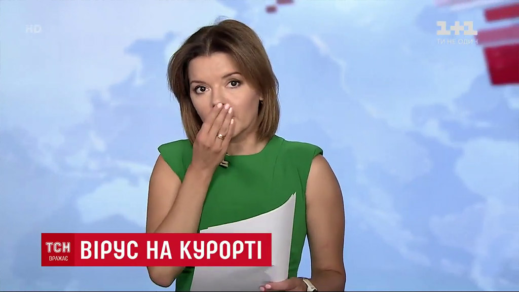 Телеведущей кончают на лицо в прямом эфире во время выпуска новостей