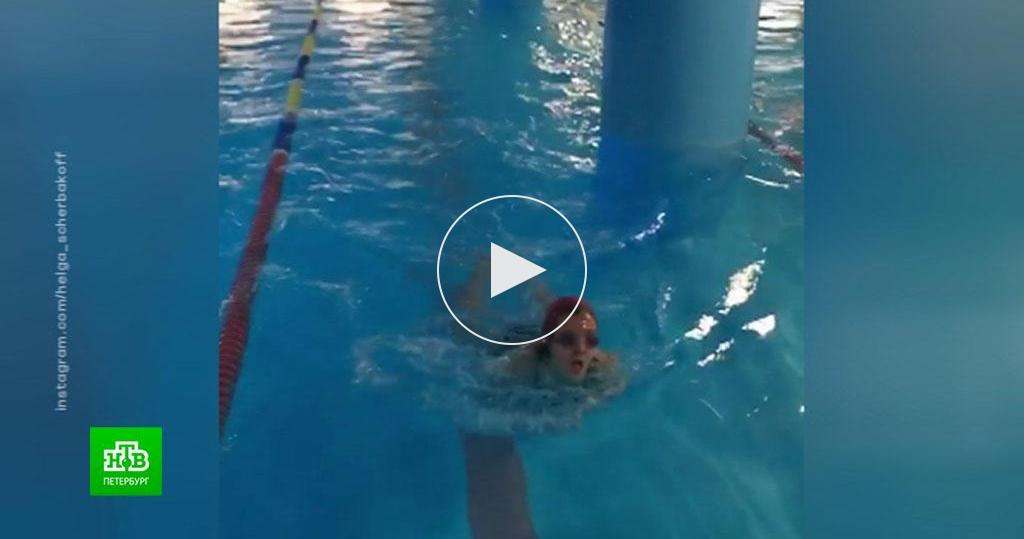 При отравлении хлорсодержащими веществами. Признаки отравления хлором. Алгоритм действий при отравлении угарным газом. Отравление хлором в бассейне. Последствия отравления хлором.