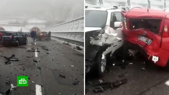 ДТП с участием 20 машин случилось из-за непогоды на севере Италии.ДТП, Италия, зима, снег.НТВ.Ru: новости, видео, программы телеканала НТВ