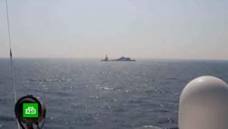 Корабль ВМС США произвел предупредительные выстрелы по иранским катерам