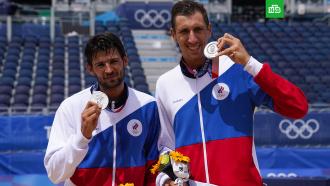 Россияне Красильников и Стояновский взяли серебро Олимпиады в пляжном волейболе