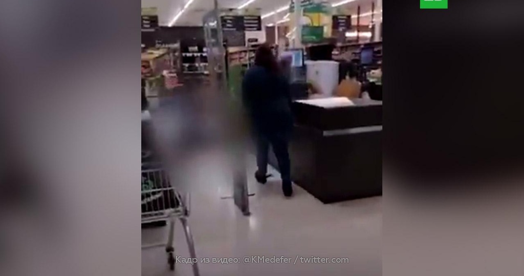 Нападение назвать. Теракт в супермаркете. Нападение супермаркета фото.