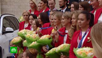 Российских чемпионов и призеров ОИ наградили в Кремле
