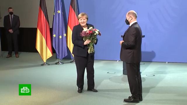 Путин сообщил Меркель, что ее будут рады видеть в России.Германия, Меркель, Путин.НТВ.Ru: новости, видео, программы телеканала НТВ