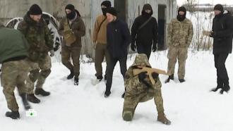 Учения с воображаемой винтовкой: кто платит за уроки войны для украинцев