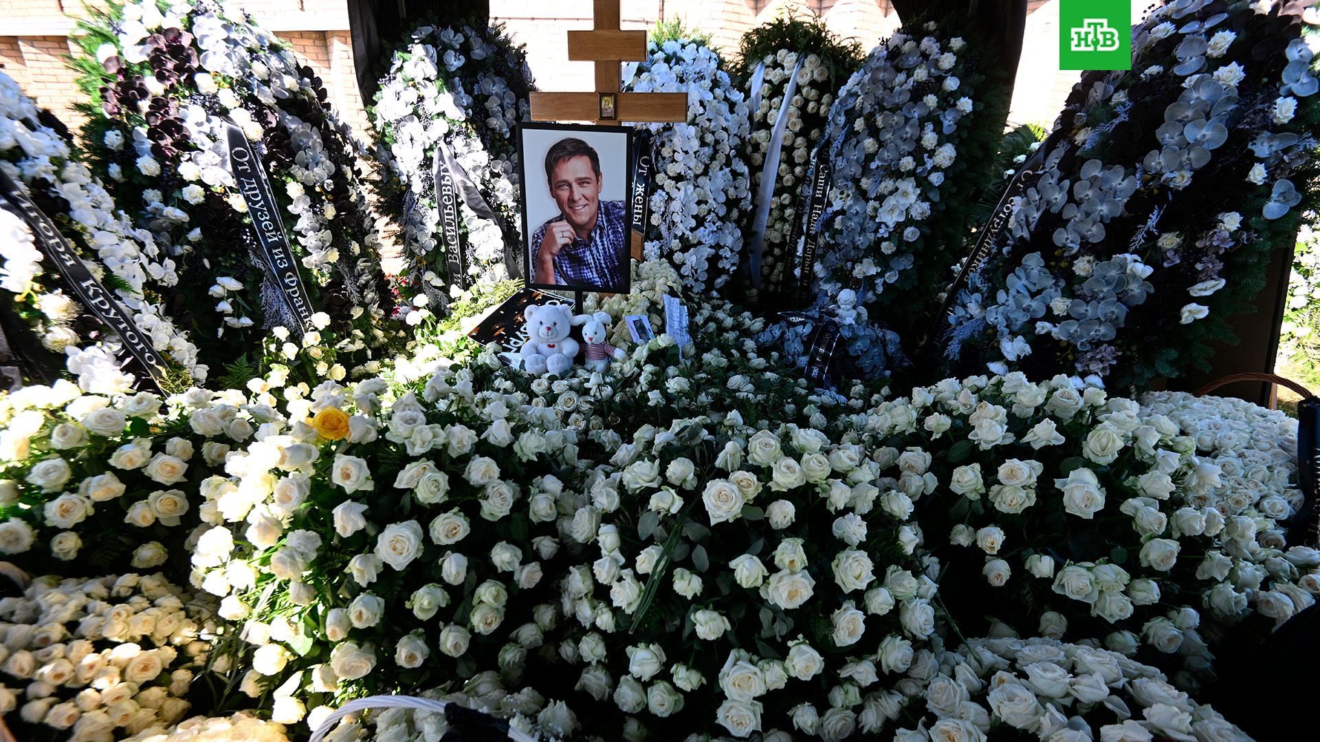 Могила юры шатунова на троекуровском кладбище фото сегодня