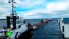 «Ленинский комсомол» подняли на баржу в акватории Выборгского залива