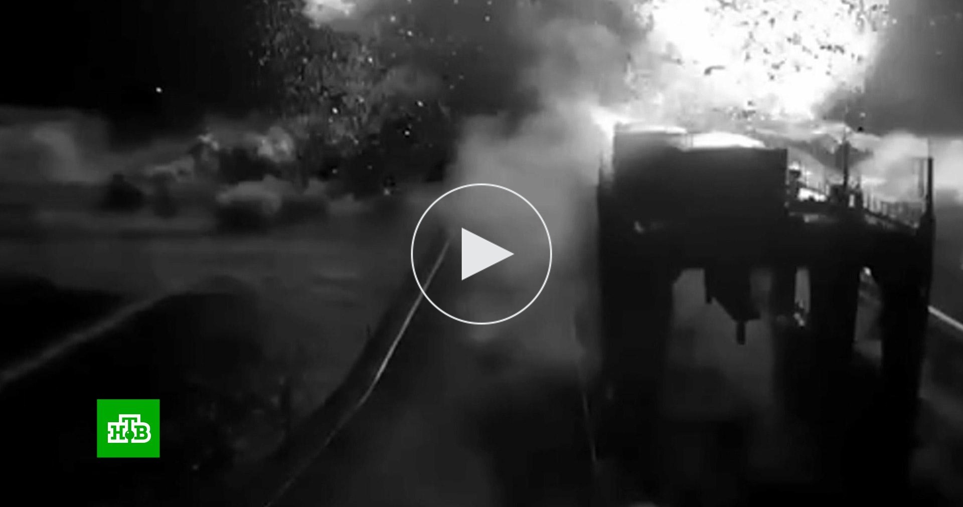Появилось видео с подрывом автомобильного моста на Каховской ГЭС ...