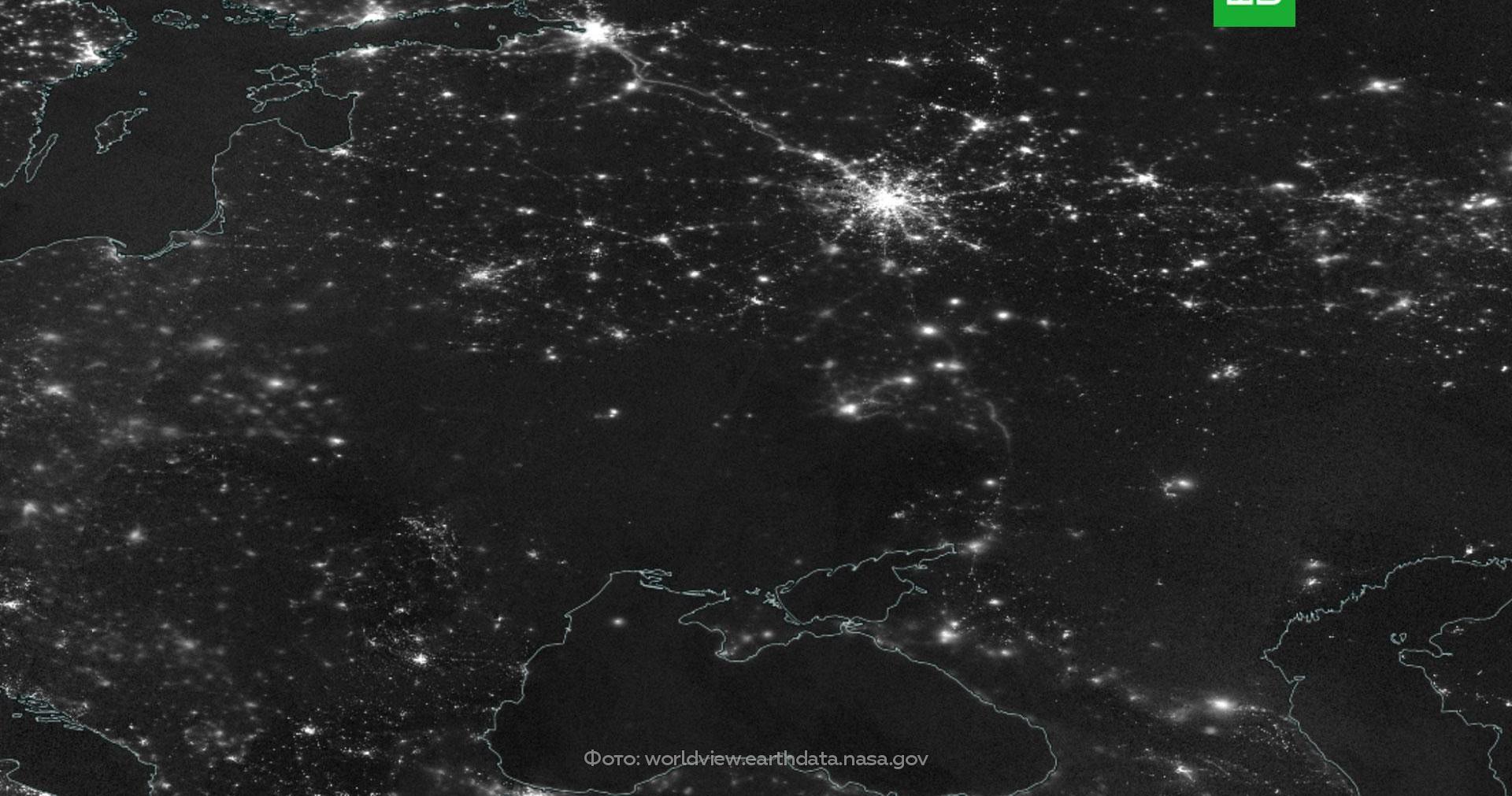 22.11 2023г. Снимки из космоса. Космос фото со спутника. Ночной снимок из космоса. Снимок Европы из космоса ночью.