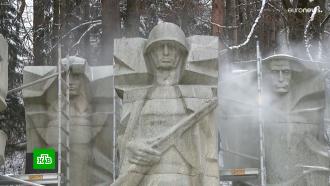 В Вильнюсе снесли крупнейший в Литве памятник советским воинам