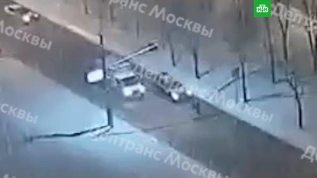 Mercedes сбил мать с ребенком в Гольянове.ДТП, Москва, пешеходы.НТВ.Ru: новости, видео, программы телеканала НТВ