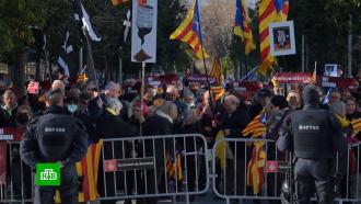 Жители Барселоны с кастрюлями и свистками устроили шумный прием королю Филиппу VI