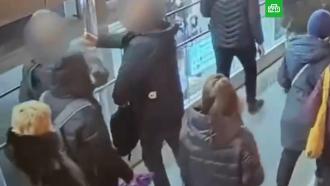 В московском метро мужчина прыснул из перцового баллончика в лицо инвалиду