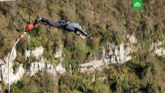 В Сочи <nobr>93-летний</nobr> пенсионер прыгнул с высоты 200 метров