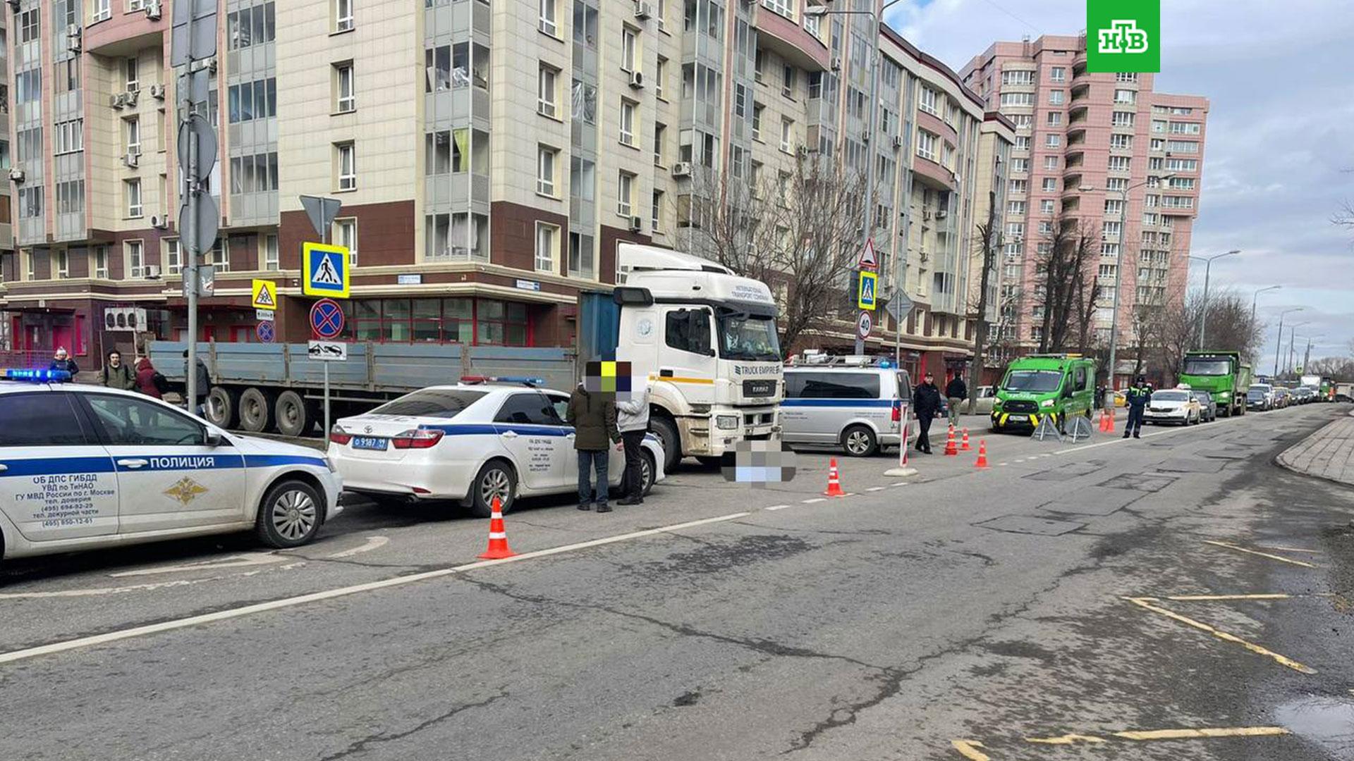 Девочку сбил камаз