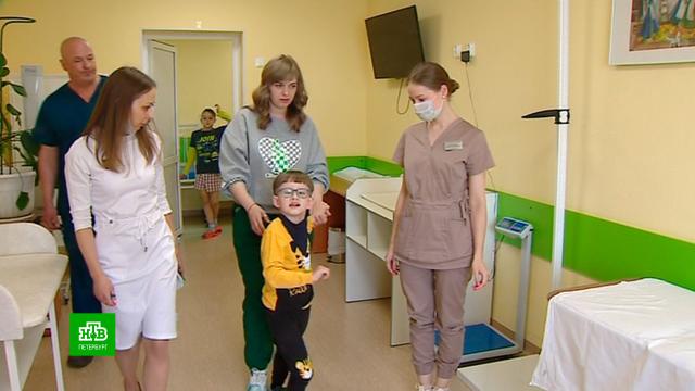 Ленинградские врачи помогают детям со сложными диагнозами из Донецка и Луганска