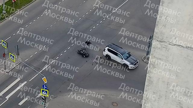 Мотоцикл столкнулся с внедорожником на востоке Москвы.ДТП, Москва, автомобили, дороги, мотоциклы и мопеды.НТВ.Ru: новости, видео, программы телеканала НТВ