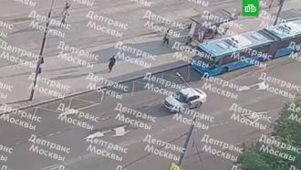 Автомобиль сбил пешехода на востоке Москвы