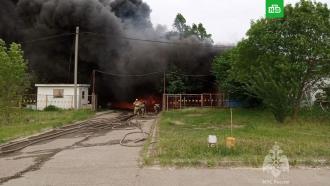 Мощный пожар вспыхнул на складе в Татарстане