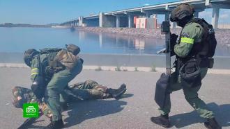 Росгвардия провела антитеррористические учения на петербургской дамбе