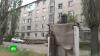 Жители Северодонецка вынуждены возвращаться в дома с выбитыми окнами