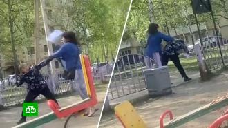 В ХМАО женщина избила школьника на детской площадке