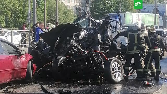 В Петербурге 16 человек пострадали в ДТП с участием 12 машин.ДТП, Санкт-Петербург.НТВ.Ru: новости, видео, программы телеканала НТВ