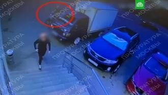 В Москве пьяный мужчина пытался угнать мопед на глазах у хозяина