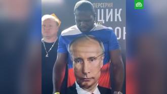 Американский боксер Джонсон пришел на взвешивание в майке с портретом Путина